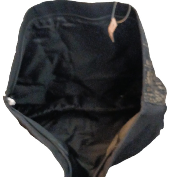 4 Victoria's Secret Totes - Picture 4 of 16